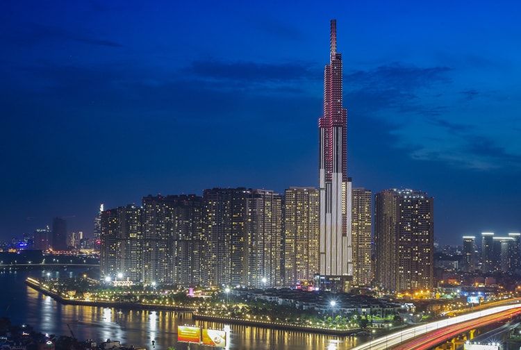 Công trường trên đỉnh tòa nhà cao nhất Việt Nam The Landmark 81